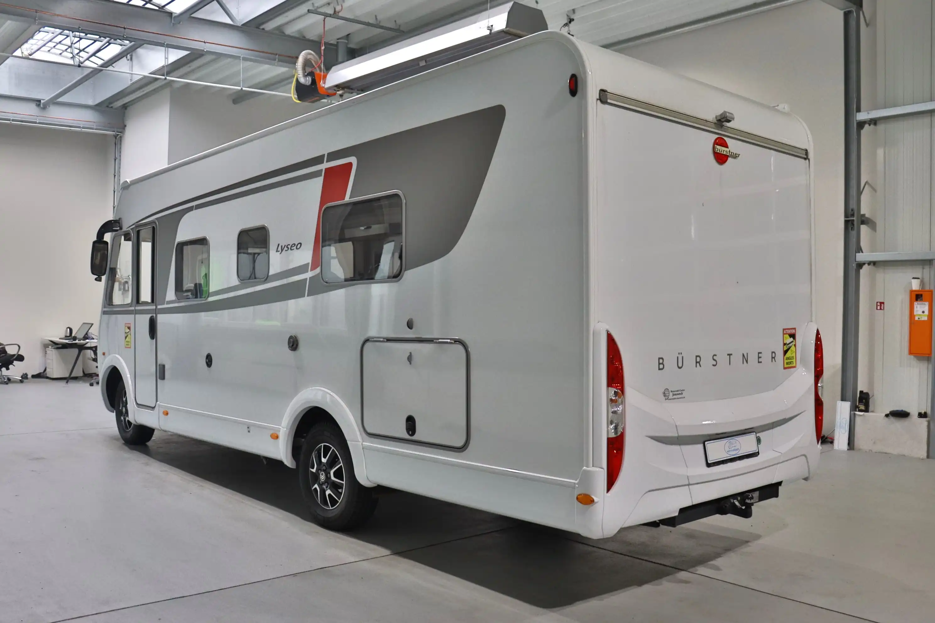 BUERSTNER Lyseo I 720